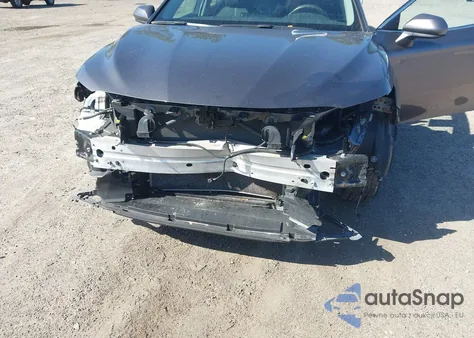 2024 Toyota Camry Le z USA, uszkodzony, nr VIN 4T1C11AK6RU876007